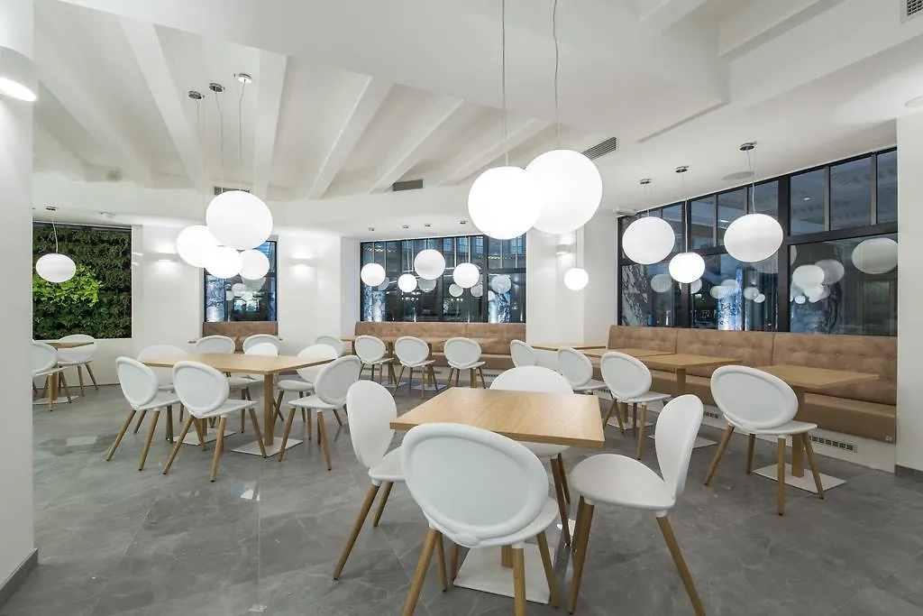 Merchants Crown Suites And Spa 布拉格 酒店