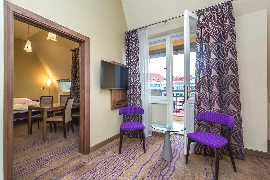 Merchants Crown Suites And Spa 布拉格