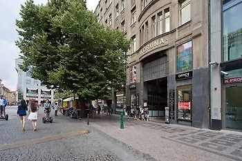 Merchants Crown Suites And Spa 布拉格