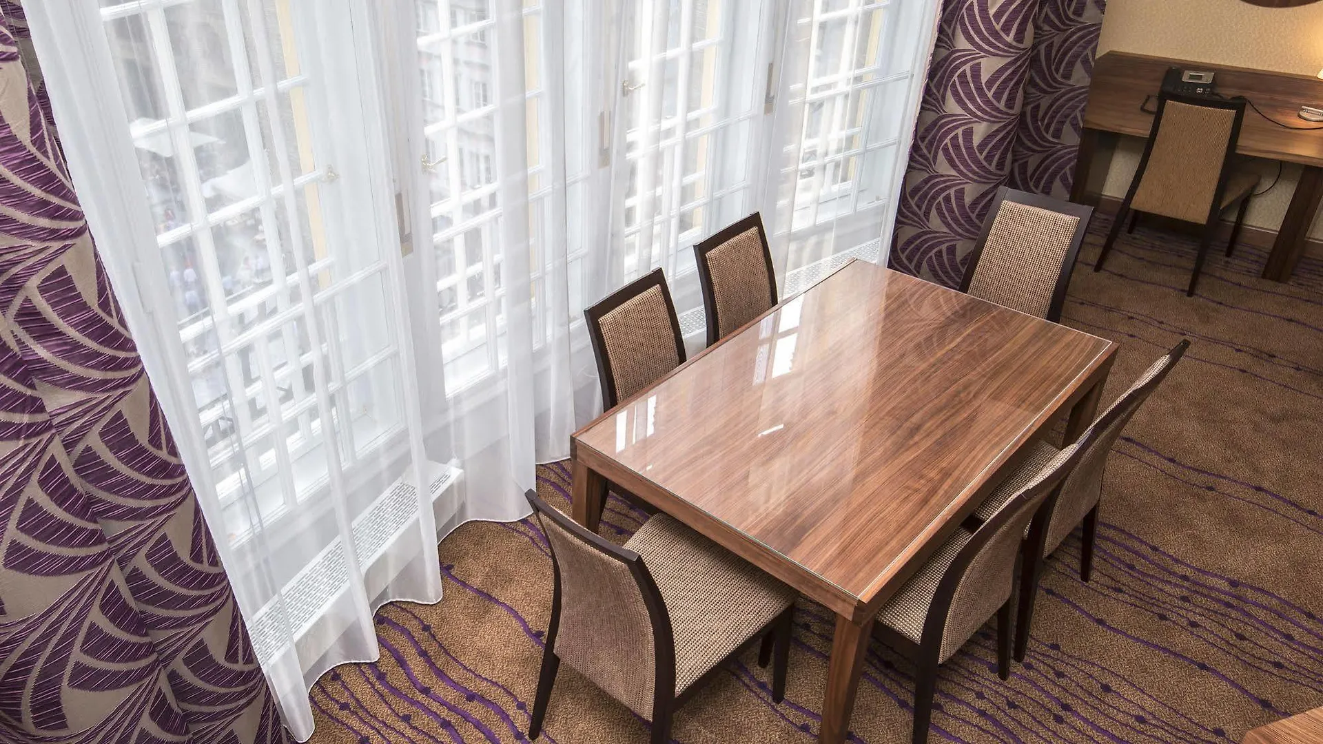 Merchants Crown Suites And Spa 布拉格 5*,