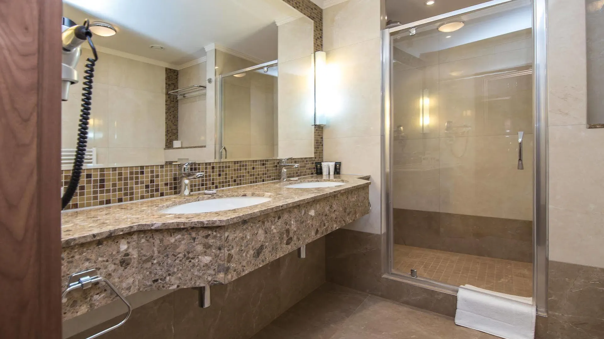 酒店 Merchants Crown Suites And Spa 布拉格